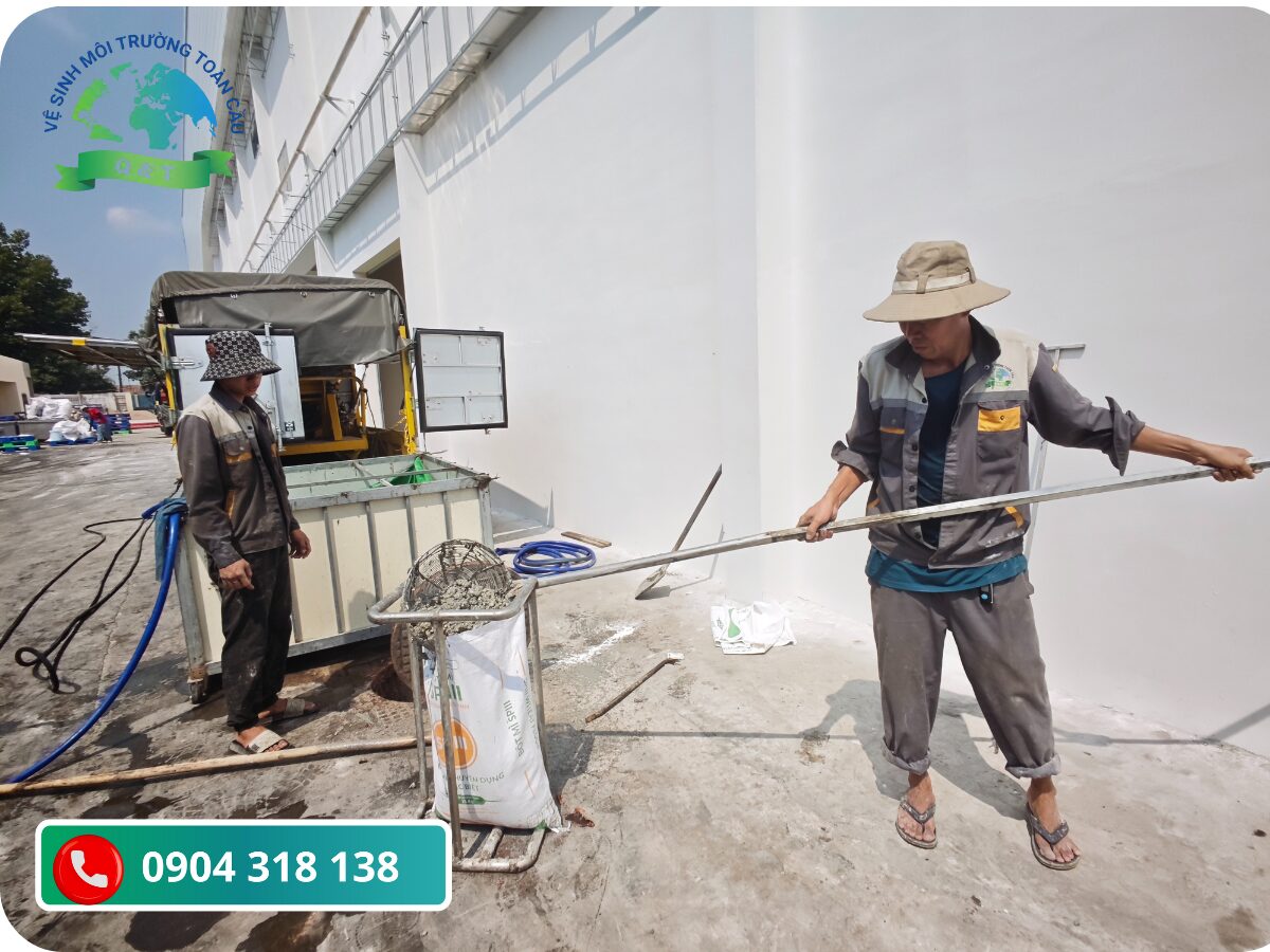 Thông Tắc Cống Tại Long Biên