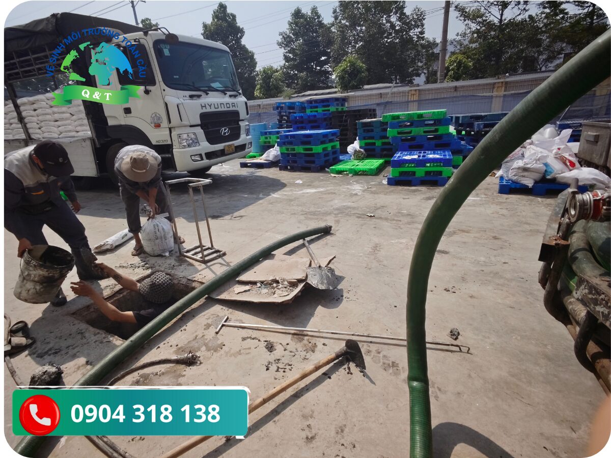 4 Dấu hiệu nhận biết bồn cầu của bạn đang bị nghẹt nặng