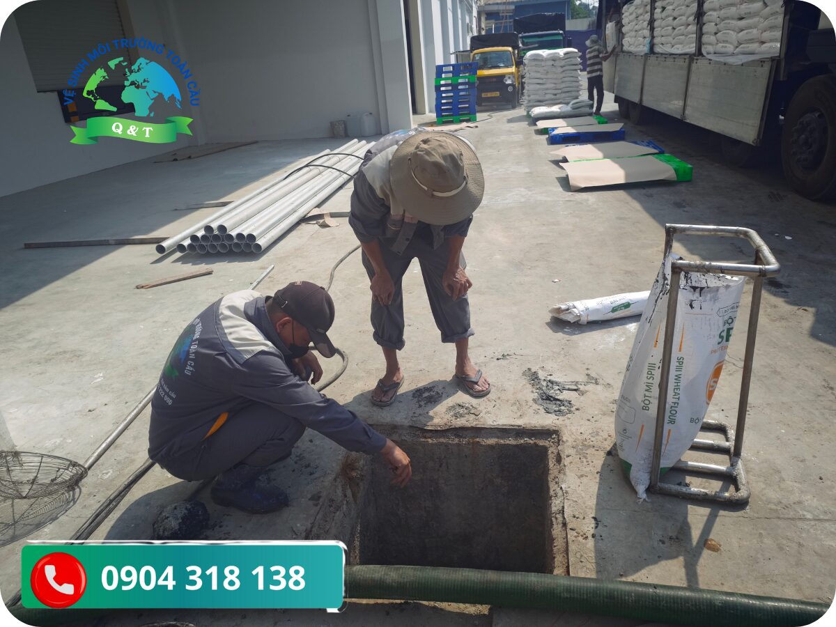 Thông bồn cầu Bình Tân