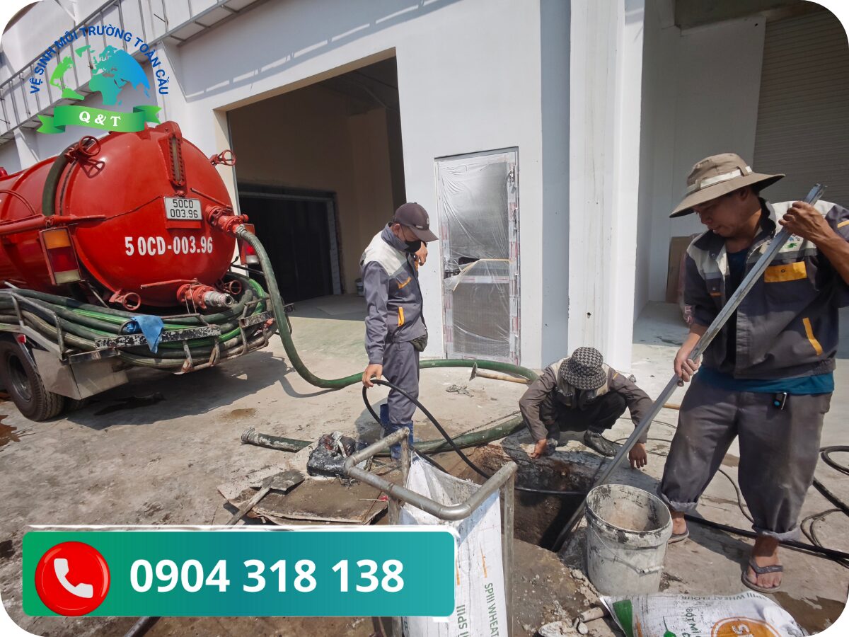 Hình Ảnh Thi Công Hút Hầm Cầu Thực Tế Tại Phường An Khánh