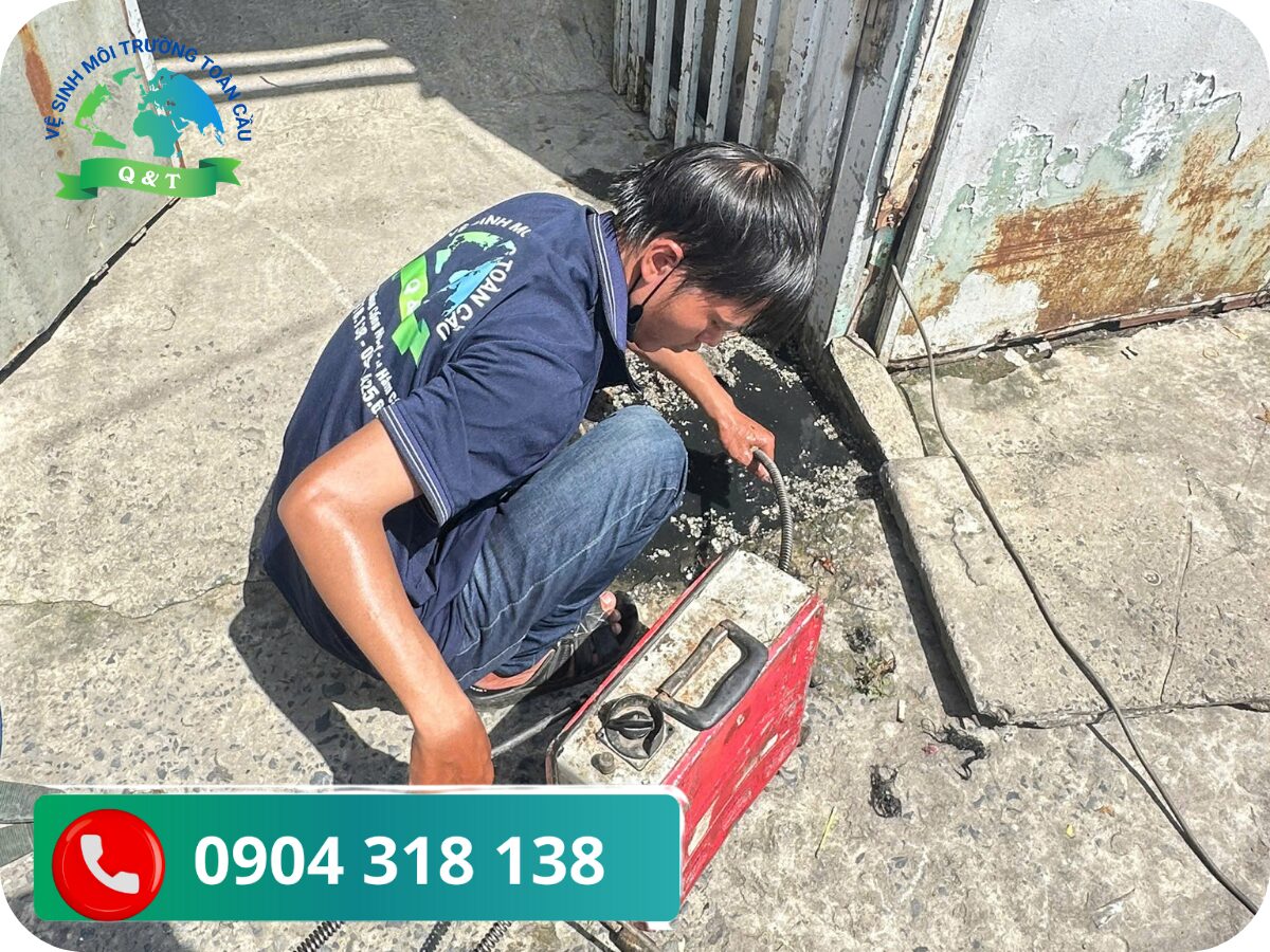 Thông bồn cầu nghẹt Bình Dương