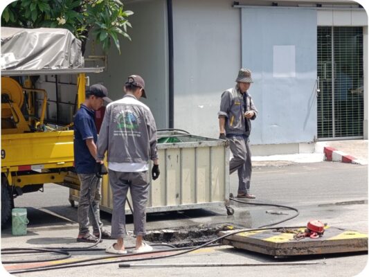 Thông bồn cầu Phú Mỹ