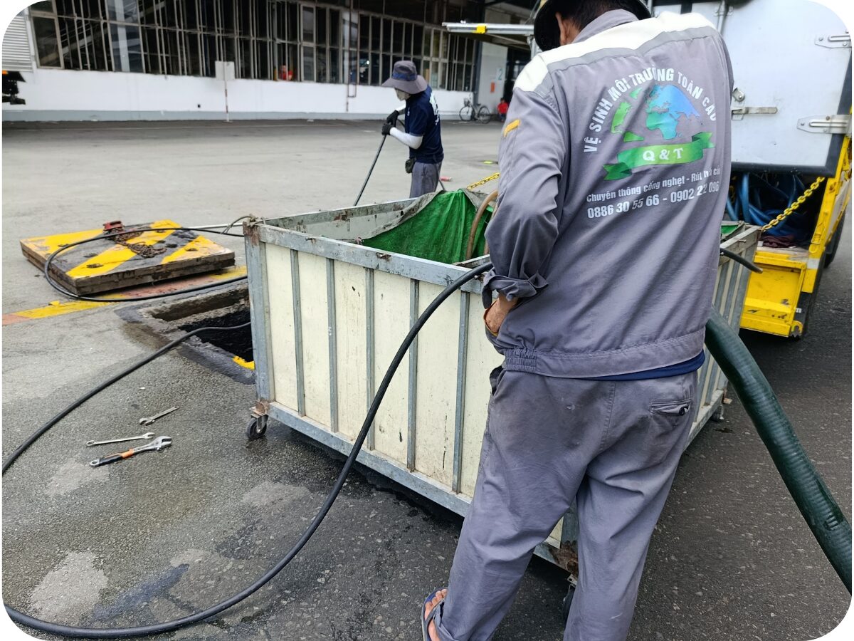 Thông bồn cầu Tân Thạnh