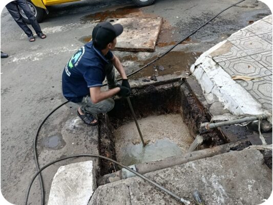 Thông bồn cầu Tân Trụ
