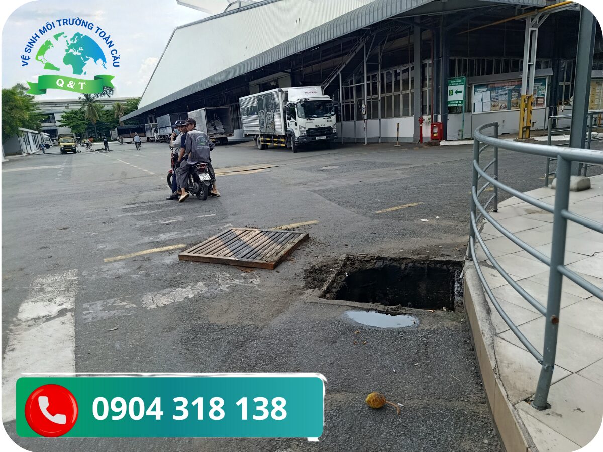 Quy Trình Thông Tắc Bồn Cầu Chuẩn 7 Bước Tại Ngọc Hiền