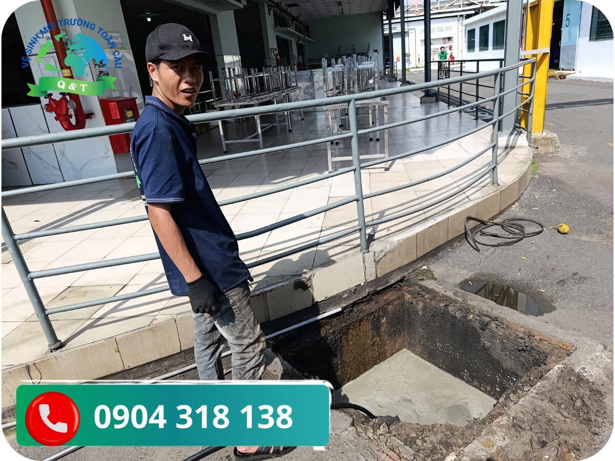 Quy Trình Thông Tắc Bồn Cầu Tại Chợ Mới